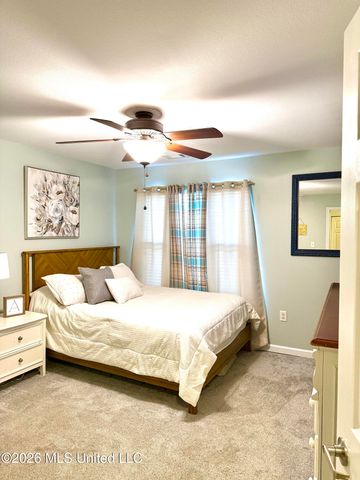 2421 Beachview Drive, B5, Ocean Springs, MS 39564