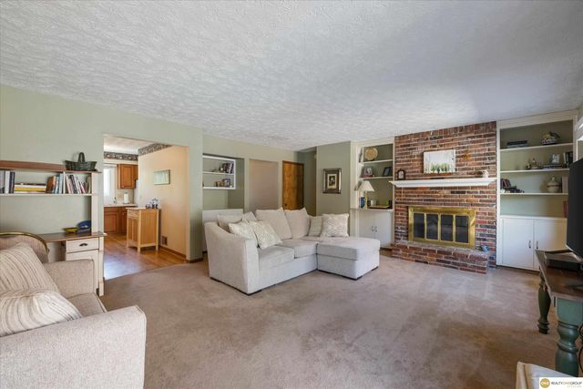 12136 Burt Street, Omaha, NE 68154