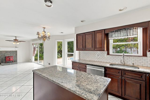 8 Lindner Lane, Howell, NJ 07731