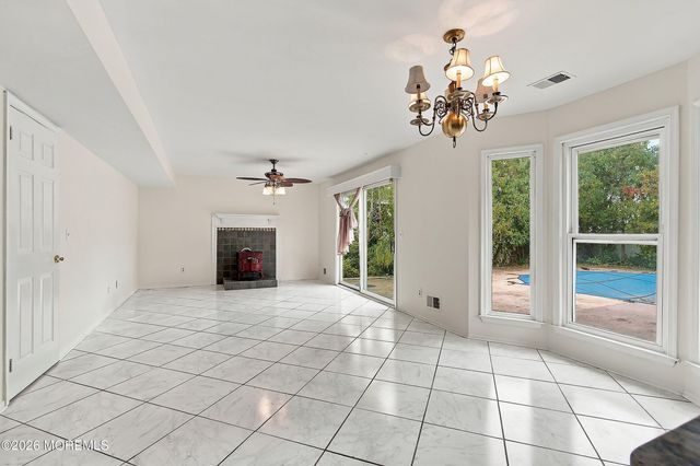 8 Lindner Lane, Howell, NJ 07731