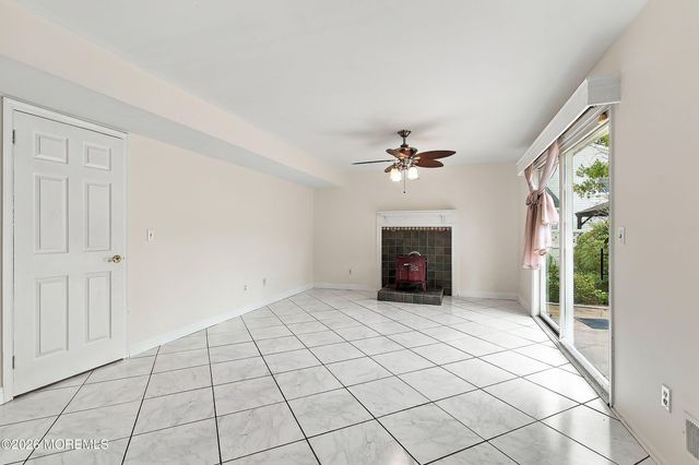 8 Lindner Lane, Howell, NJ 07731