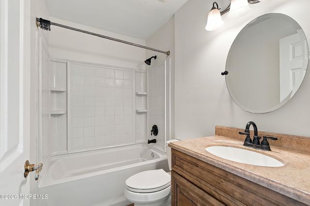 8 Lindner Lane, Howell, NJ 07731