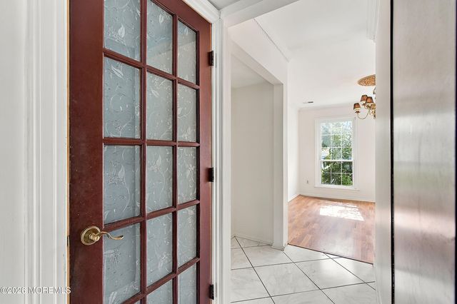 8 Lindner Lane, Howell, NJ 07731