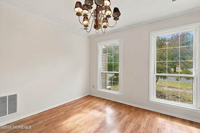 8 Lindner Lane, Howell, NJ 07731