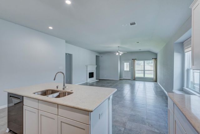 208 Shoreview Drive, Conroe, TX 77303