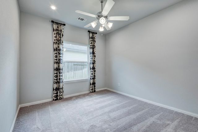 208 Shoreview Drive, Conroe, TX 77303