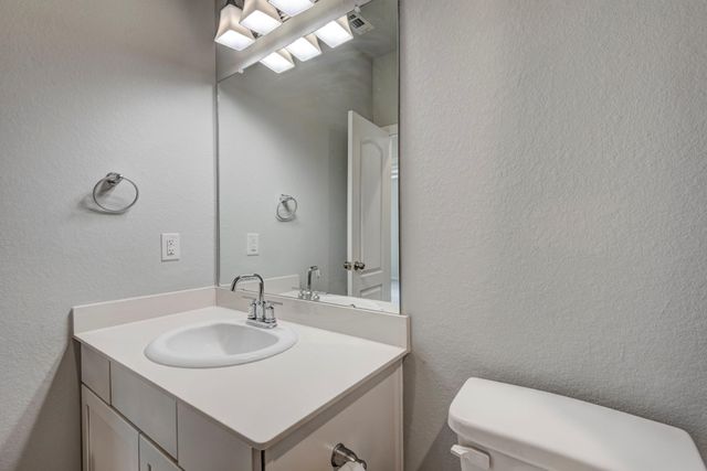 208 Shoreview Drive, Conroe, TX 77303