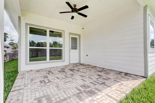 208 Shoreview Drive, Conroe, TX 77303