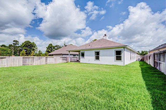 208 Shoreview Drive, Conroe, TX 77303