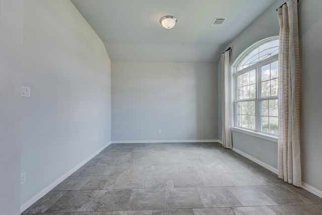 208 Shoreview Drive, Conroe, TX 77303