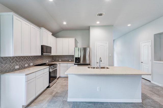 208 Shoreview Drive, Conroe, TX 77303