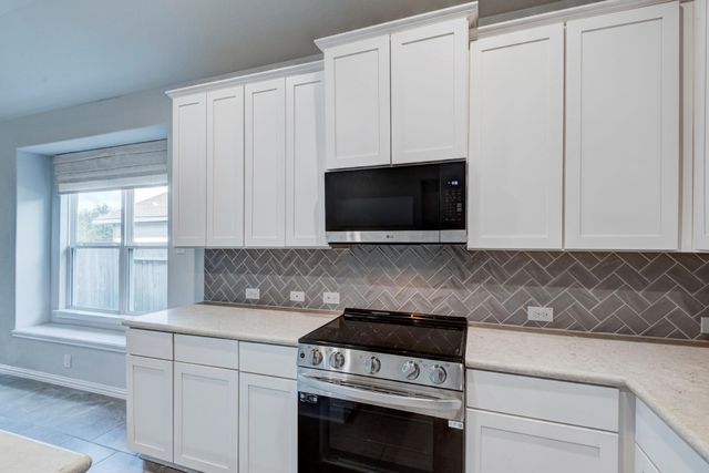 208 Shoreview Drive, Conroe, TX 77303