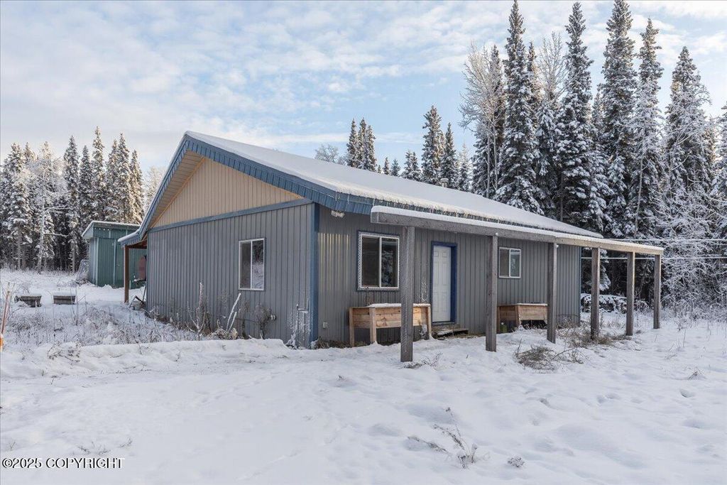 4507 Kallenberg Road, Fairbanks, AK 99709