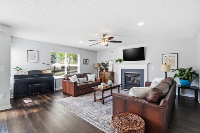 2085 Parklawn Drive, Lewis Center, OH 43035