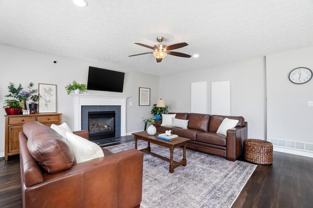 2085 Parklawn Drive, Lewis Center, OH 43035