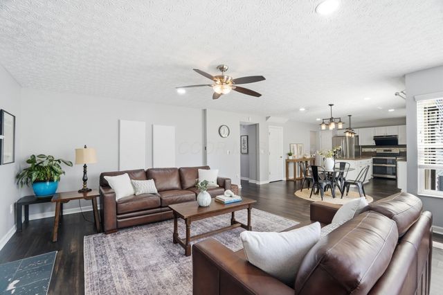 2085 Parklawn Drive, Lewis Center, OH 43035