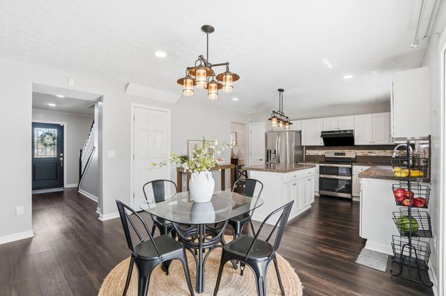 2085 Parklawn Drive, Lewis Center, OH 43035