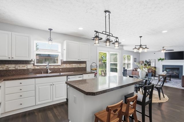 2085 Parklawn Drive, Lewis Center, OH 43035