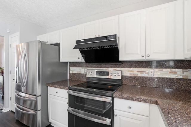 2085 Parklawn Drive, Lewis Center, OH 43035