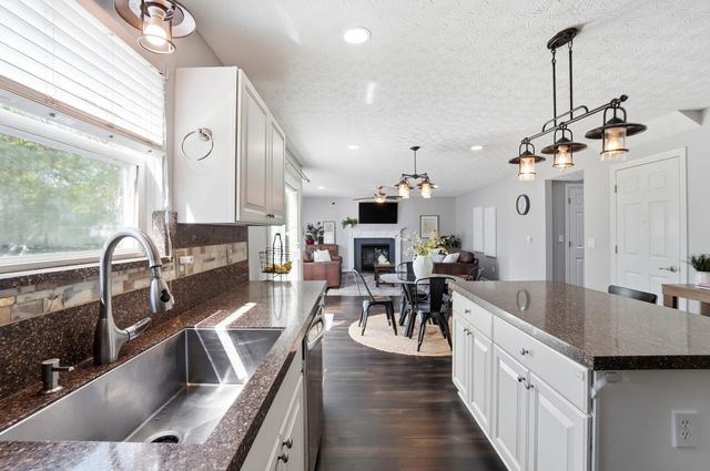 2085 Parklawn Drive, Lewis Center, OH 43035