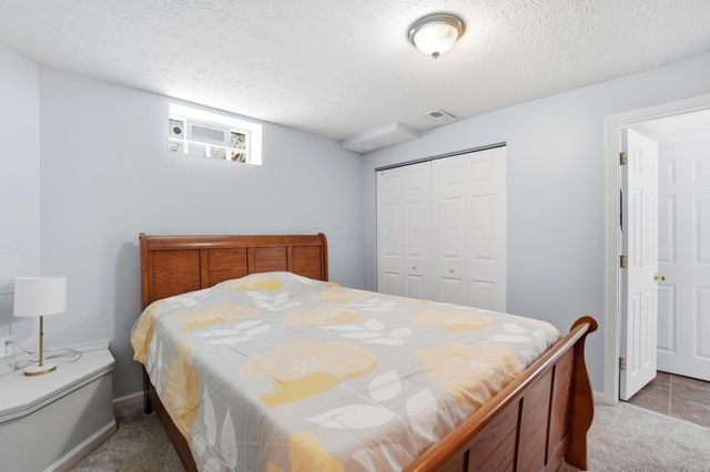 2085 Parklawn Drive, Lewis Center, OH 43035