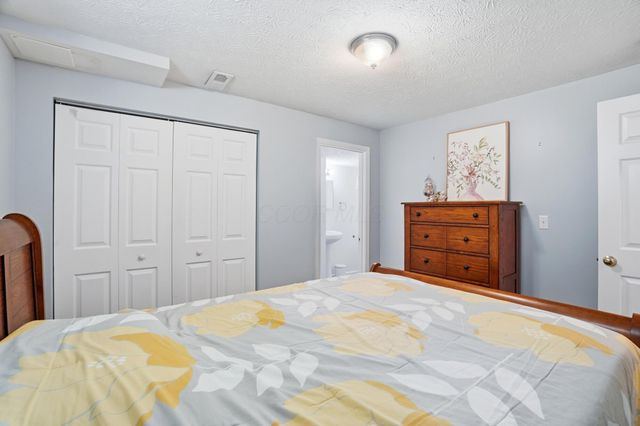 2085 Parklawn Drive, Lewis Center, OH 43035