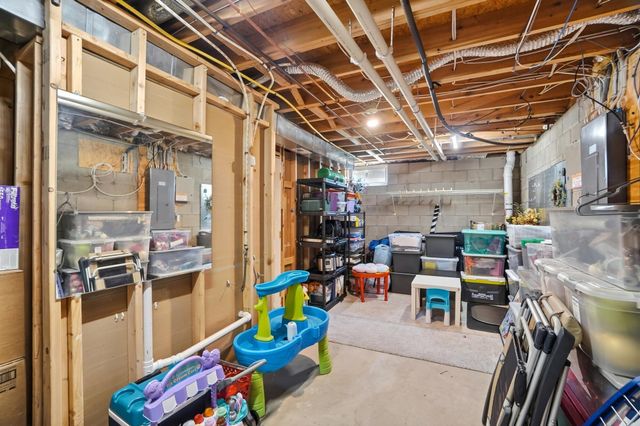 2085 Parklawn Drive, Lewis Center, OH 43035