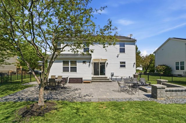 2085 Parklawn Drive, Lewis Center, OH 43035