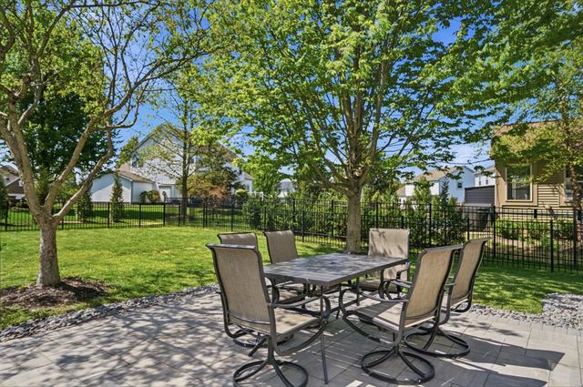2085 Parklawn Drive, Lewis Center, OH 43035