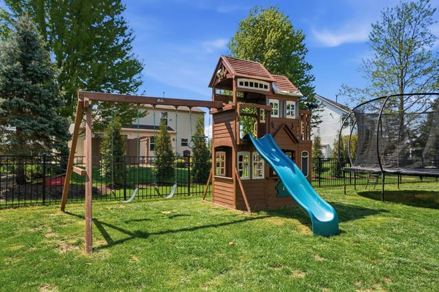 2085 Parklawn Drive, Lewis Center, OH 43035