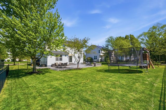 2085 Parklawn Drive, Lewis Center, OH 43035