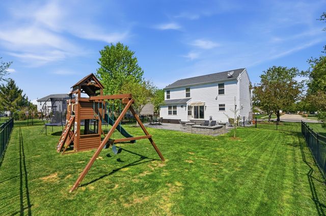 2085 Parklawn Drive, Lewis Center, OH 43035