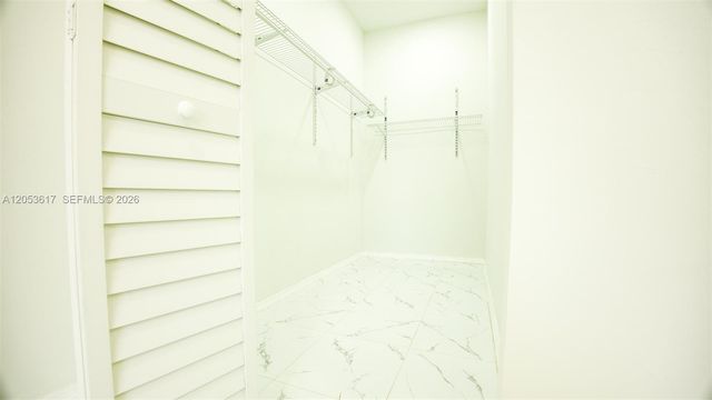 2524 LAKEVIEW DR, Lehigh Acres, FL 33936