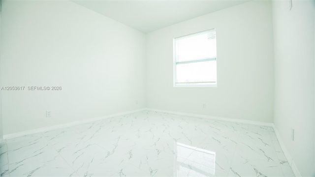 2524 LAKEVIEW DR, Lehigh Acres, FL 33936