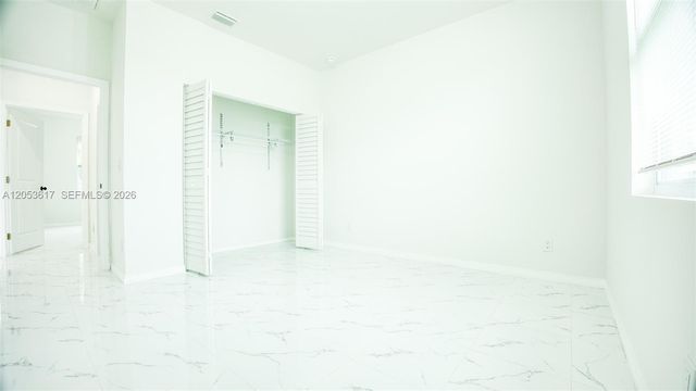 2524 LAKEVIEW DR, Lehigh Acres, FL 33936