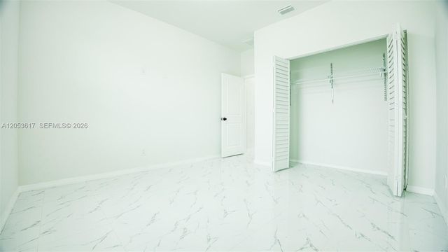 2524 LAKEVIEW DR, Lehigh Acres, FL 33936