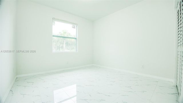 2524 LAKEVIEW DR, Lehigh Acres, FL 33936