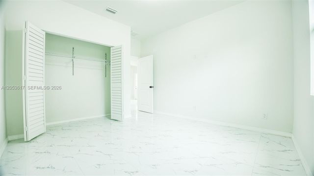 2524 LAKEVIEW DR, Lehigh Acres, FL 33936