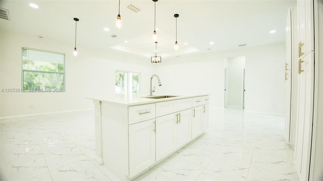 2524 LAKEVIEW DR, Lehigh Acres, FL 33936