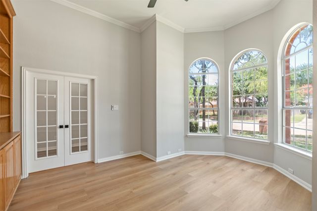 6304 Fox Hunt Drive, Arlington, TX 76001