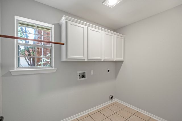 6304 Fox Hunt Drive, Arlington, TX 76001