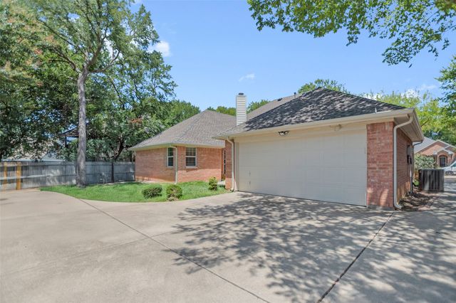 6304 Fox Hunt Drive, Arlington, TX 76001
