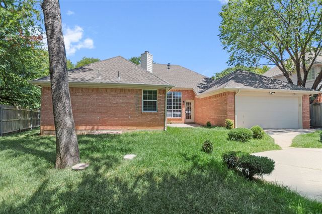 6304 Fox Hunt Drive, Arlington, TX 76001