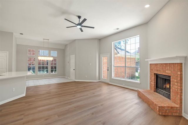 6304 Fox Hunt Drive, Arlington, TX 76001