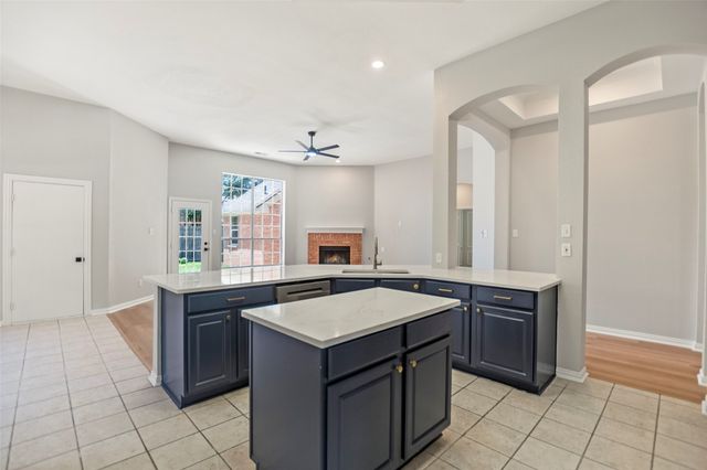 6304 Fox Hunt Drive, Arlington, TX 76001