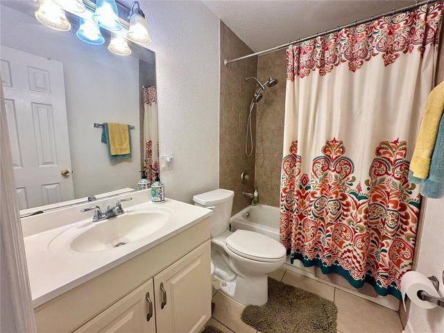 7507 CORAL VINE LANE, Tampa, FL 33619