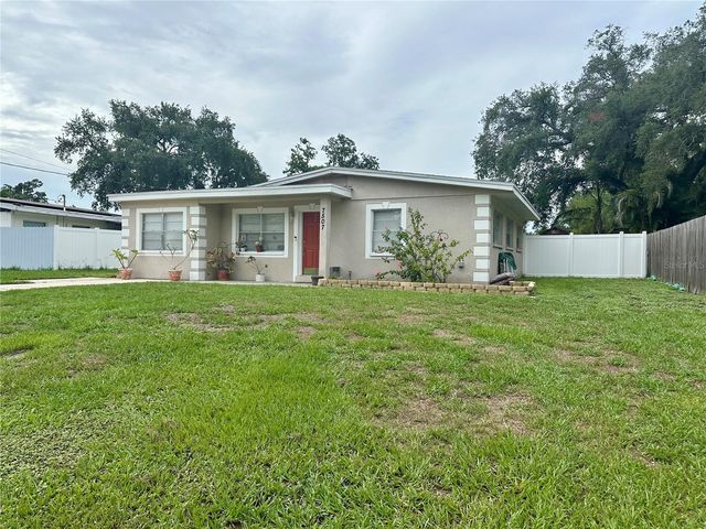 7507 CORAL VINE LANE, Tampa, FL 33619