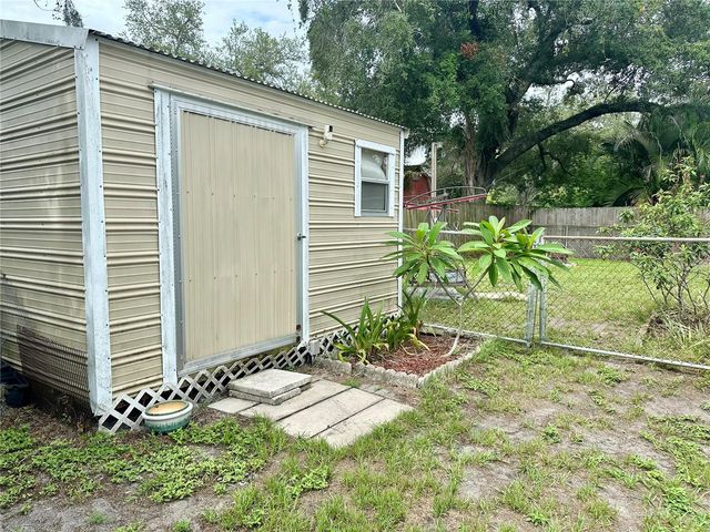 7507 CORAL VINE LANE, Tampa, FL 33619