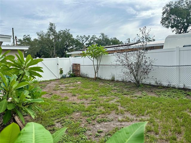 7507 CORAL VINE LANE, Tampa, FL 33619