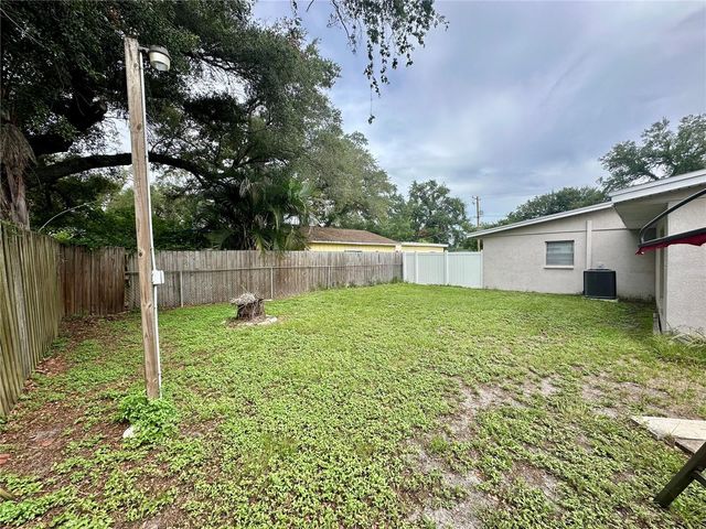 7507 CORAL VINE LANE, Tampa, FL 33619